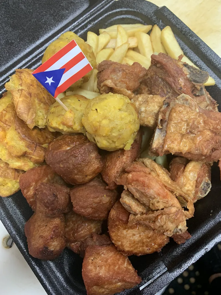 Carne Frita Con Arroz Con Gandules